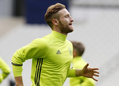 Calciomercato Napoli, dalla Spagna: «Albiol e soldi per Mustafi, il tedesco prende tempo»