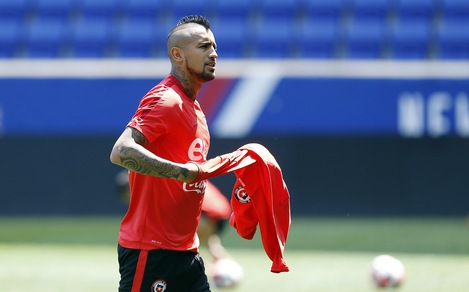 Coppa America, Vidal sfotte Tevez: «Argentina senza rivali? Tranquillo, Carlitos»