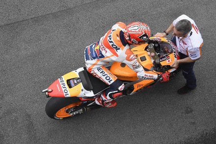 MotoGp, Assen: ultime libere a Marquez, Rossi 2°