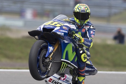 MotoGp Assen, Valentino Rossi: «Prima fila importante, spero in gara asciutta»