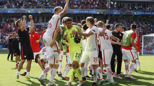 Euro 2016, Svizzera-Polonia 5-6 dcr: Krychowiak regala i quarti, Shaqiri gol da copertina