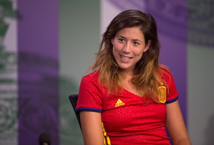 Muguruza tifa Spagna da Wimbledon, in tv con la maglia della nazionale