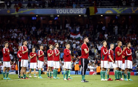 Euro 2016, Ungheria da brividi: canta l'inno con i tifosi