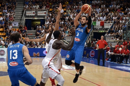 Italia, primo ko, e si ferma Belinelli