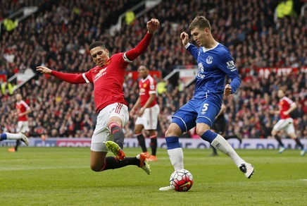 Calciomercato: «Il City vuole Stones, Chelsea e United non mollano»