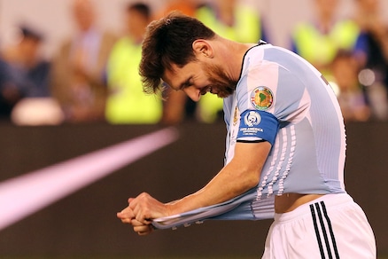 Messi piange, non è la prima volta, tutti i momenti bui di Leo