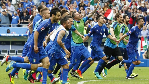 Euro 2016, lo Stade de France si colora d'azzurro: che festa!