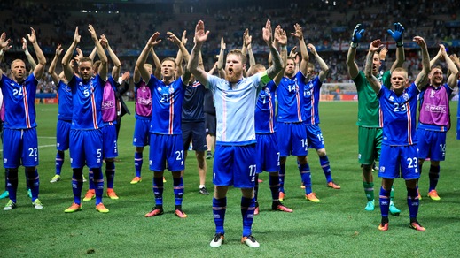 Islanda, l'haka con i tifosi è da brividi