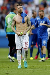 Nervi tesi Spagna, Sergio Ramos: «Ciclo finito? Facile parlare seduti sul divano»