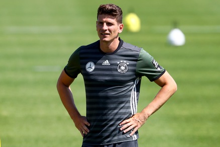 Serie A Fiorentina, anche Rossi e Gomez convocati per il ritiro