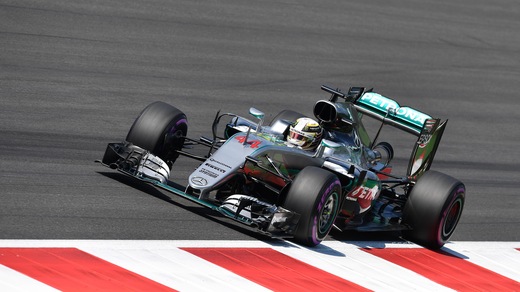 F1, Gp Austria: Pole di Hamilton, Vettel nono con la penalità