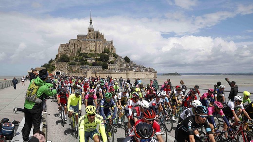 Tour de France, prima tappa e maglia gialla a Cavendish