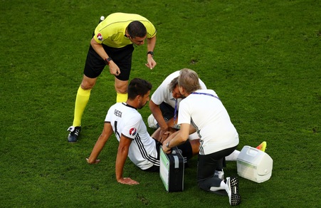 Germania-Italia, Khedira ko: esce per infortunio