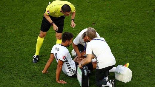 Germania-Italia, Khedira ko: esce per infortunio