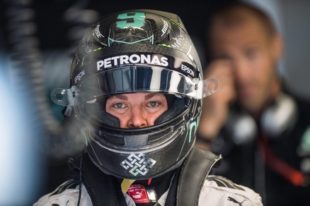 F1, Rosberg: «Ero all’interno, ho difeso la mia posizione»