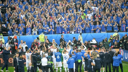 L'Islanda saluta il sogno europeo: l'abbraccio con i tifosi