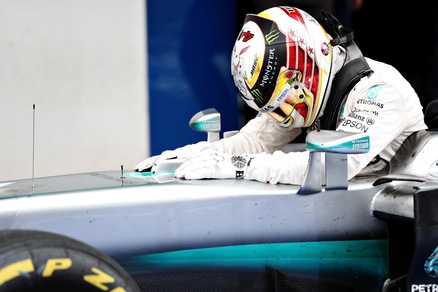 F1, in quota Hamilton stacca Rosberg