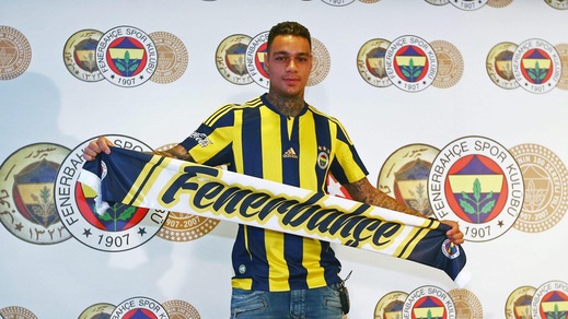 Fenerbahce, visite mediche e firma per Van der Wiel