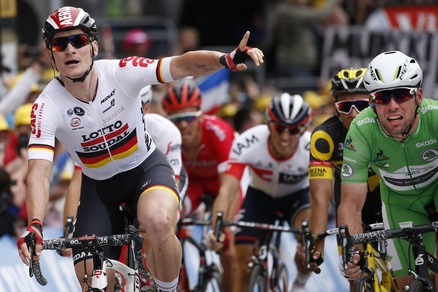 Tour de France, a Cavendish la terza tappa: vittoria storica