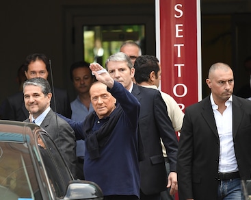 Berlusconi lascia il San Raffaele e annuncia la cessione del Milan