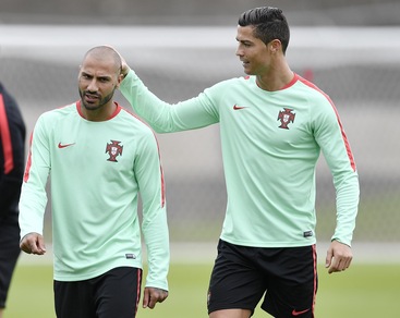 Portogallo, Ronaldo-Quaresma: che feeling in allenamento!