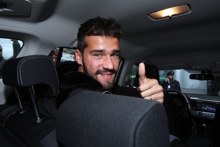 Roma, depositati i contratti di Alisson e Seck