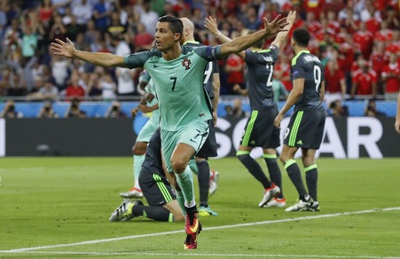 Euro 2016, Portogallo-Galles 2-0: Cristiano Ronaldo trascina i suoi in finale