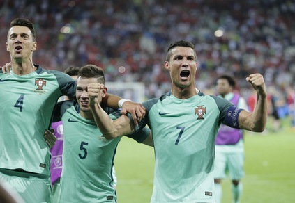 Euro 2016, Portogallo-Galles 2-0: Ronaldo in finale, che show!