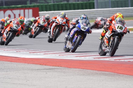 Sbk, in Germania pole a Davies