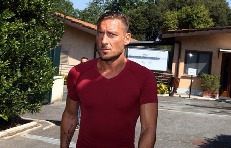 Roma, Totti si ferma subito: problema ai flessori