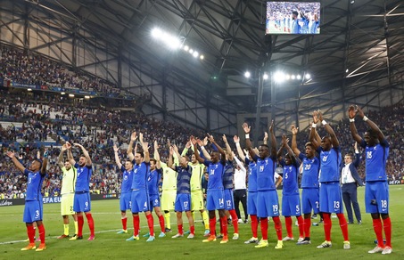 La Francia copia l'Islanda: ecco il "geyser sound" versione Bleus