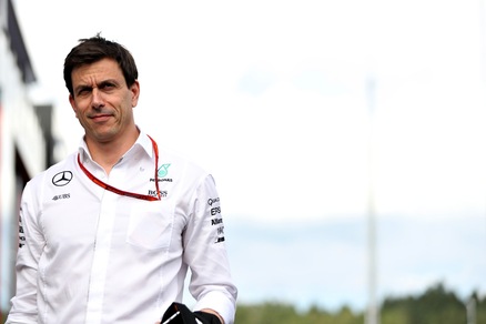 F1, Wolff: «Per i nostri piloti pronto cartellino rosso»