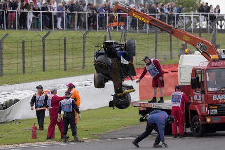 F1 Silverstone, paura per Ericsson: schianto contro le barriere