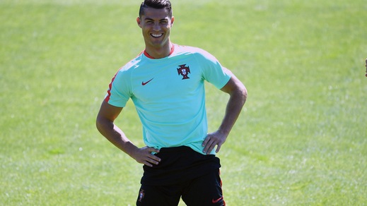 Euro 2016 Portogallo, Ronaldo, niente paura: contro la Francia con il sorriso