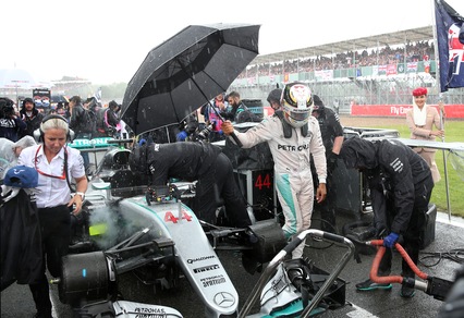 F1, a Silverstone si parte con la Safety Car