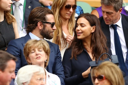 Tennis, Irina Shayk brilla tra il pubblico alla finale di Wimbledon