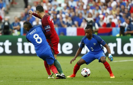 Portogallo-Francia, l'entrata di Payet che mette Ronaldo ko