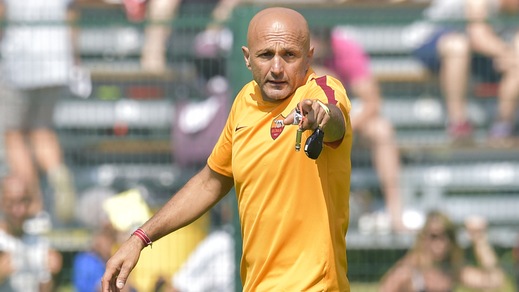 Roma, seduta mattutina a Pinzolo: Totti lavora a parte