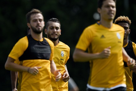 Juventus, continua il ritiro dei bianconeri: quanto corre Pjanic