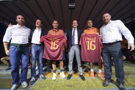 La Roma si presenta a Pinzolo: Totti e Spalletti show sul palco