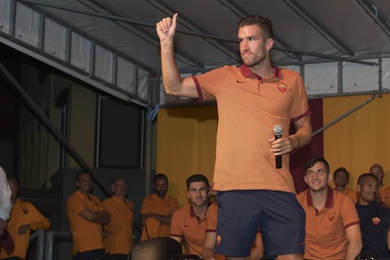 Roma, la frecciata di Strootman: «Io un giorno alla Juve? No, io no»