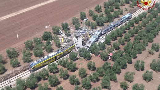 Puglia, scontro fra treni tra Andria e Corato: 20 morti