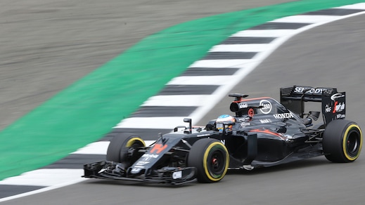 F1, Alonso comanda nei test a Silverstone