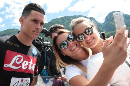 Napoli, per Callejon giornata di selfie con i tifosi