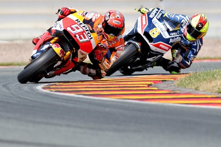 MotoGp, Germania: Marquez contro Rossi, lo spagnolo avanti a 1,50