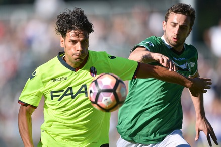 Crotone, inserimento su Floccari. Duello per Miangue