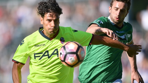 Crotone, inserimento su Floccari. Duello per Miangue