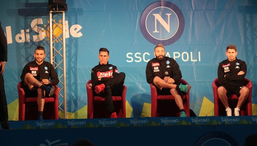 Calciomercato Napoli, Callejon: «Mai sentito dire a Higuain che vuole andare via»