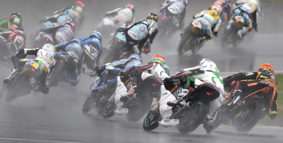 Moto3, Sachsenring: dominio Pawi, Locatelli secondo