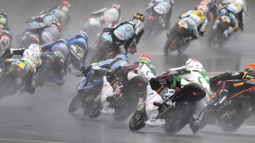 Moto3, Sachsenring: dominio Pawi, Locatelli secondo